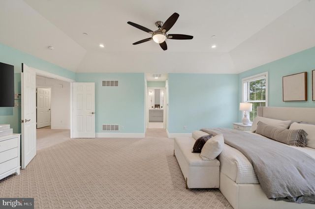 1040 BRICK HOUSE FARM LN, Newtown Square, PA 19073