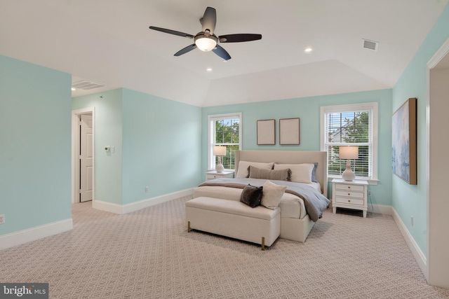 1040 BRICK HOUSE FARM LN, Newtown Square, PA 19073