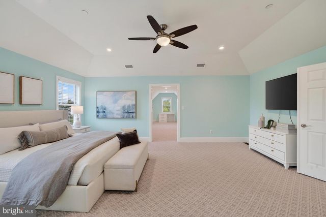 1040 BRICK HOUSE FARM LN, Newtown Square, PA 19073