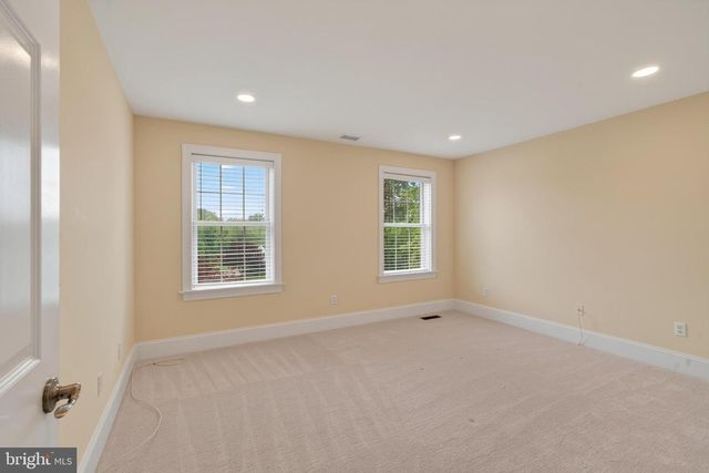 1040 BRICK HOUSE FARM LN, Newtown Square, PA 19073