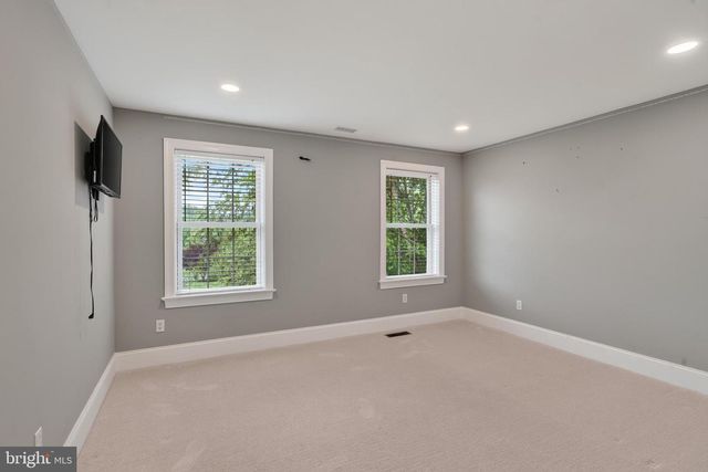 1040 BRICK HOUSE FARM LN, Newtown Square, PA 19073