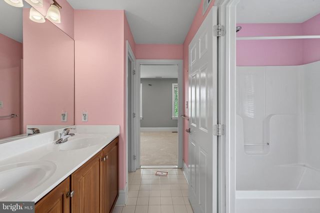 1040 BRICK HOUSE FARM LN, Newtown Square, PA 19073