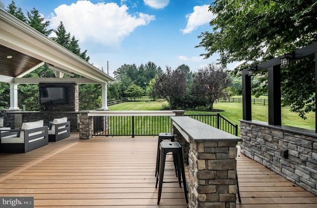 1040 BRICK HOUSE FARM LN, Newtown Square, PA 19073
