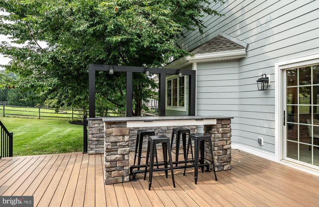 1040 BRICK HOUSE FARM LN, Newtown Square, PA 19073