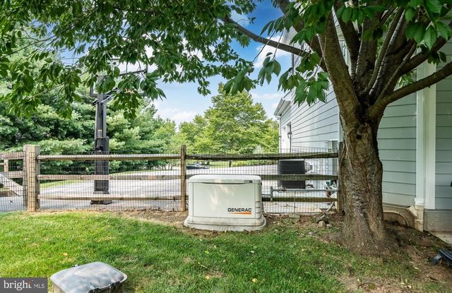 1040 BRICK HOUSE FARM LN, Newtown Square, PA 19073