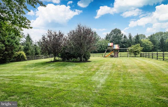 1040 BRICK HOUSE FARM LN, Newtown Square, PA 19073