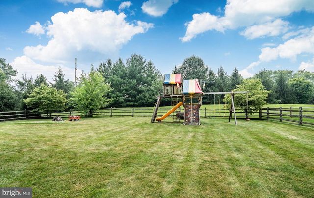 1040 BRICK HOUSE FARM LN, Newtown Square, PA 19073