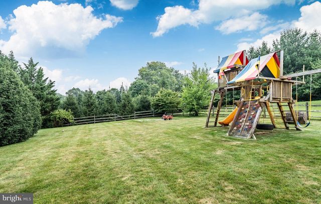 1040 BRICK HOUSE FARM LN, Newtown Square, PA 19073