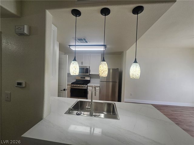 8250 North Grand Canyon Drive 2106, Las Vegas, NV 89166