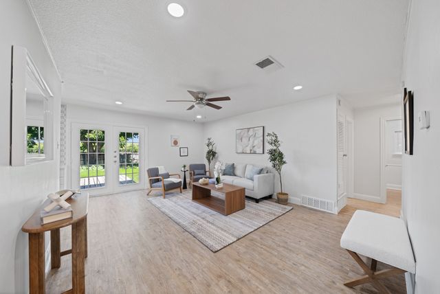 532 Wallace Drive, Crowley, TX 76036