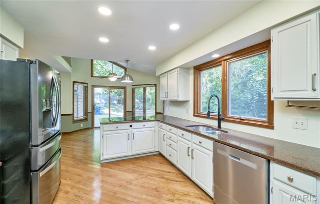 1921 Wolfcreek Pass Court, Wildwood, MO 63011