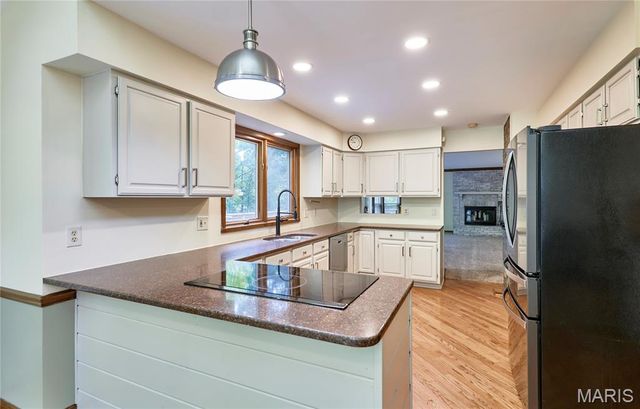 1921 Wolfcreek Pass Court, Wildwood, MO 63011