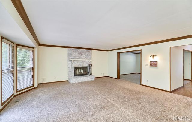 1921 Wolfcreek Pass Court, Wildwood, MO 63011