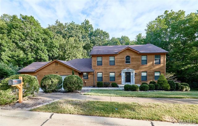 1921 Wolfcreek Pass Court, Wildwood, MO 63011