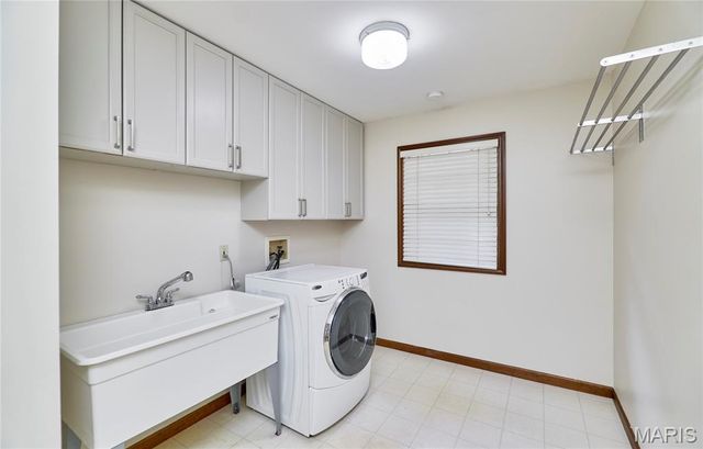 1921 Wolfcreek Pass Court, Wildwood, MO 63011