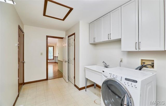 1921 Wolfcreek Pass Court, Wildwood, MO 63011