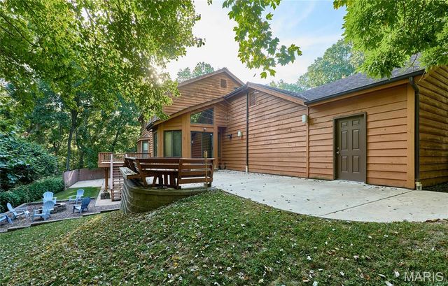 1921 Wolfcreek Pass Court, Wildwood, MO 63011