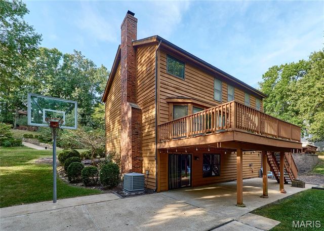 1921 Wolfcreek Pass Court, Wildwood, MO 63011
