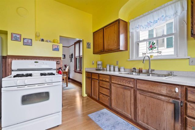 1522 4th St, Superior, WI 54880