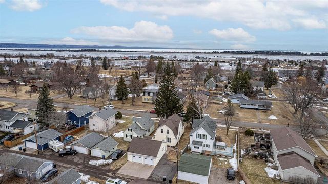 1522 4th St, Superior, WI 54880