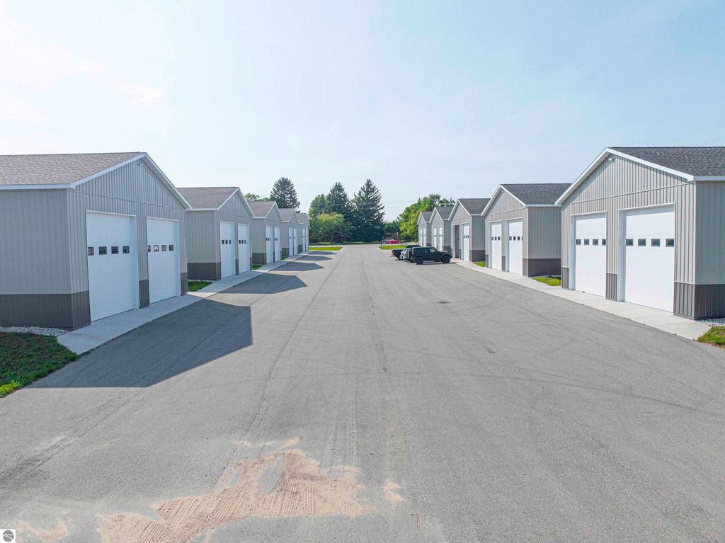 Image 3 of property listing at 5896 Storage Loop Drive # 14, Traverse City, MI 49685