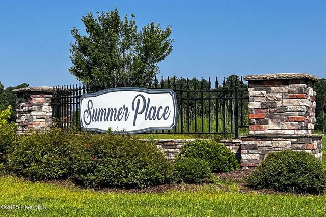 3206 Dandelion Drive, Grimesland, NC 27837