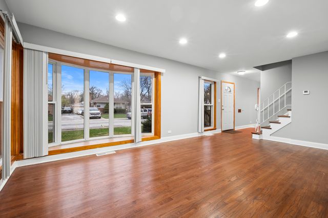 15607 Rose Drive, South Holland, IL 60473