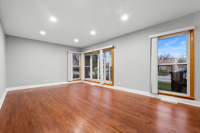 15607 Rose Drive, South Holland, IL 60473
