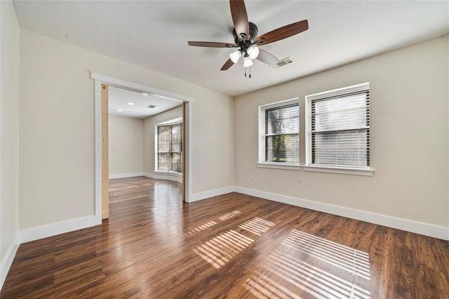 2107 N Fisher Court, Pasadena, TX 77502