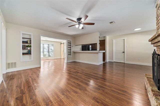 2107 N Fisher Court, Pasadena, TX 77502