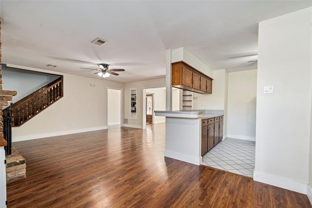 2107 N Fisher Court, Pasadena, TX 77502