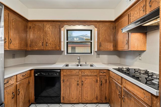 2107 N Fisher Court, Pasadena, TX 77502