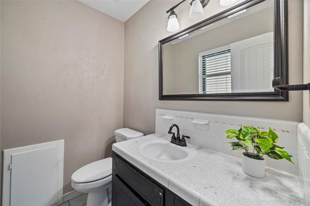 2107 N Fisher Court, Pasadena, TX 77502