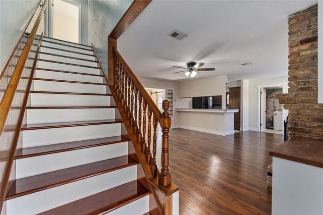 2107 N Fisher Court, Pasadena, TX 77502