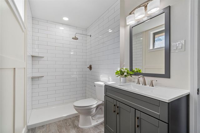 2107 N Fisher Court, Pasadena, TX 77502