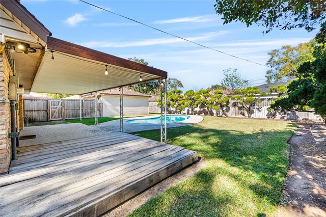 2107 N Fisher Court, Pasadena, TX 77502