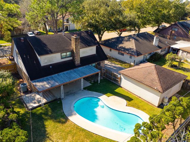 2107 N Fisher Court, Pasadena, TX 77502