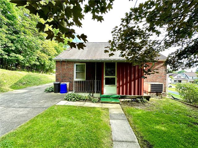 2 W Leasure Ave, New Castle, PA 16105