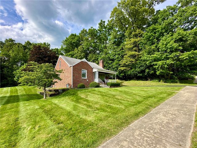 2 W Leasure Ave, New Castle, PA 16105
