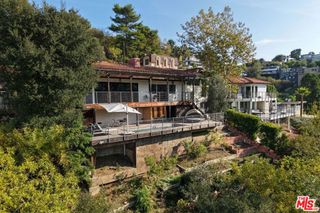 2835 Oak Point Drive, Los Angeles, CA 90068