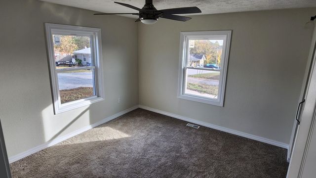 500 E Lincoln Street, Buffalo, MO 65622