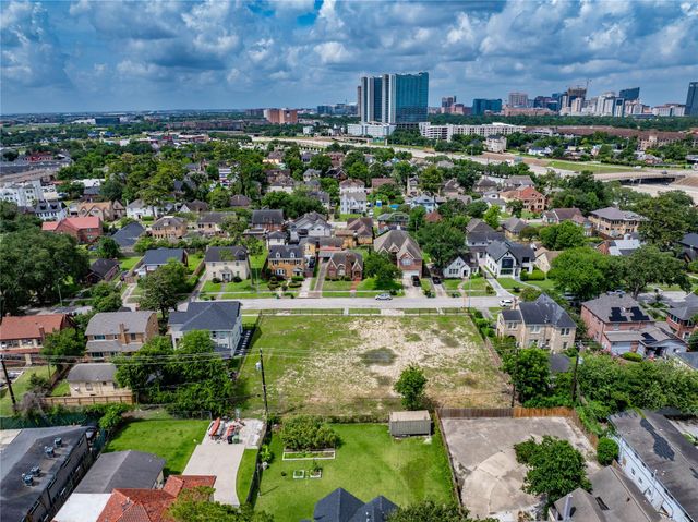 2431 Oakdale Street, Houston, OH 44004