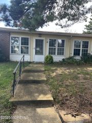 17D Cambridge Circle, Manchester, NJ 08759