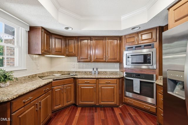 100 Moray Court, Cary, NC 27511