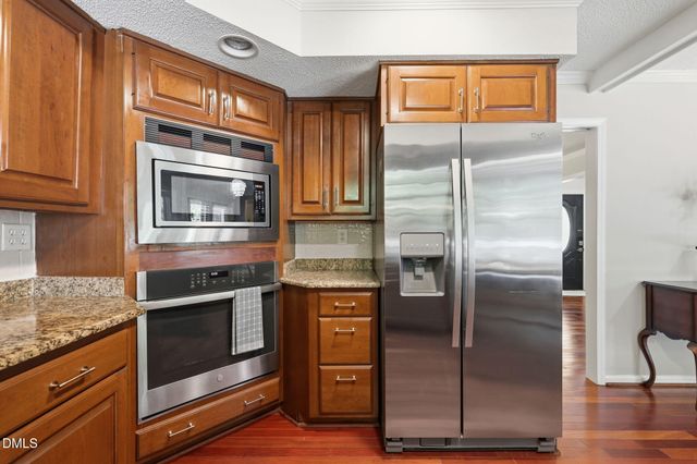 100 Moray Court, Cary, NC 27511