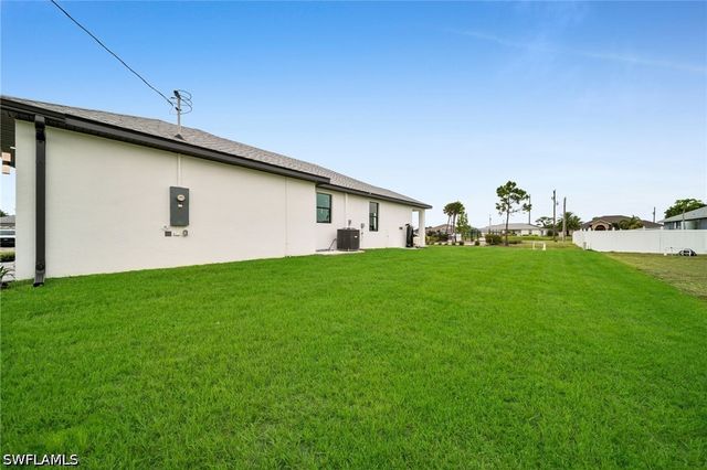 2015 NW 23rd ST, Cape Coral, FL 33993