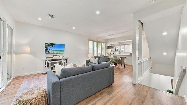 539 FOREST WAY 539, Longboat Key, FL 34228