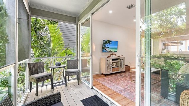 539 FOREST WAY 539, Longboat Key, FL 34228