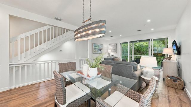 539 FOREST WAY 539, Longboat Key, FL 34228