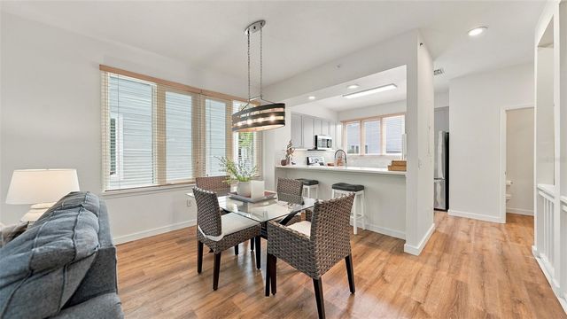 539 FOREST WAY 539, Longboat Key, FL 34228